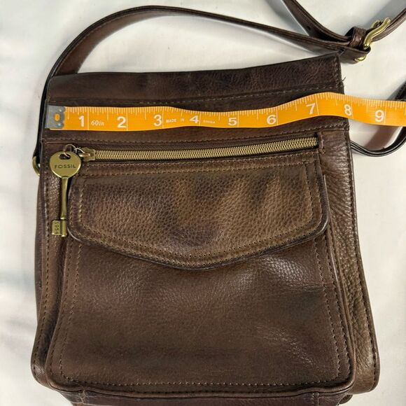 VTG Fossil Brown Leather Square Crossbody Purse  Small Bag Pockets 75082 Classic - Picture 9 of 12